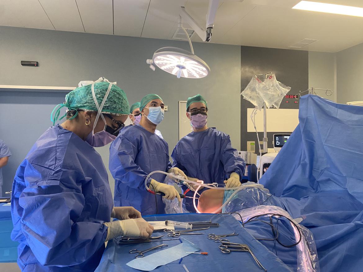 Momento de la cirugía_Recontrucción LCA con injerto cuadricipital