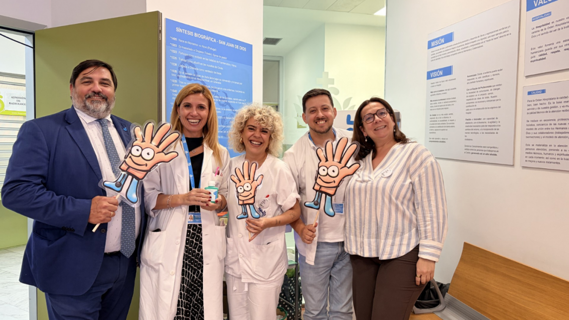 Parte del equipo directivo durante la sesión de sensibilización