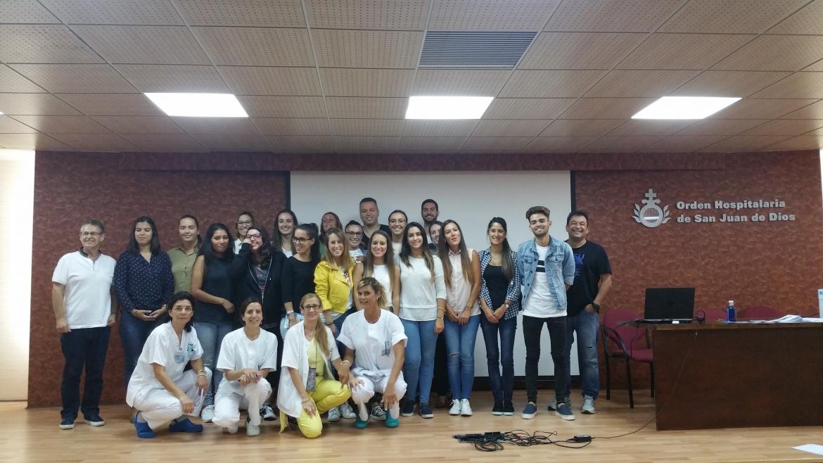 Alumnos del IES Los Gladiolos y la Orotava inician sus practicas de enfermería en San Juan de Dios 