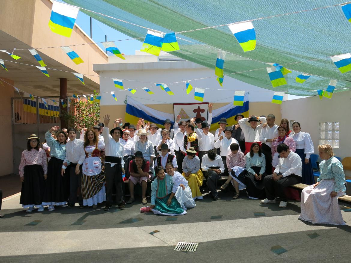 Los usuarios del Centro Psicopedagógico de San Juan de Dios de Tenerife y el Centro de Atención a la Discapacidad Triana conmemoran el Día de Canarias