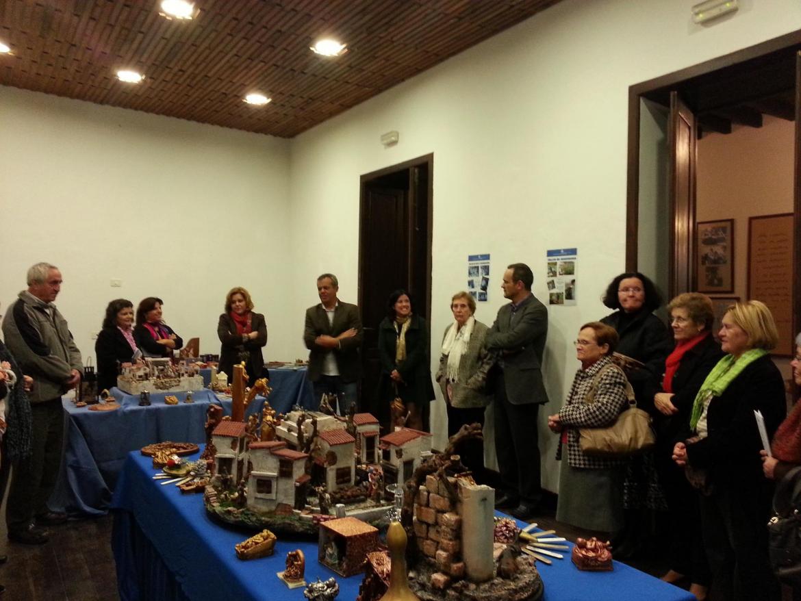 Primera exposición del taller de artes y manualidades del Centro Psicopedagógico San Juan de Dios